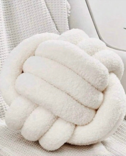 Round Knot Pillow